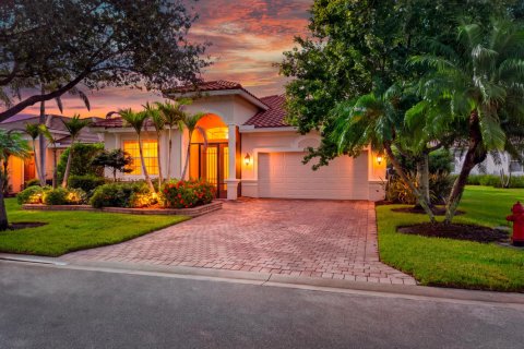 Casa en Port St. Lucie, Florida 3 dormitorios, 199.18 m2 № 2402144