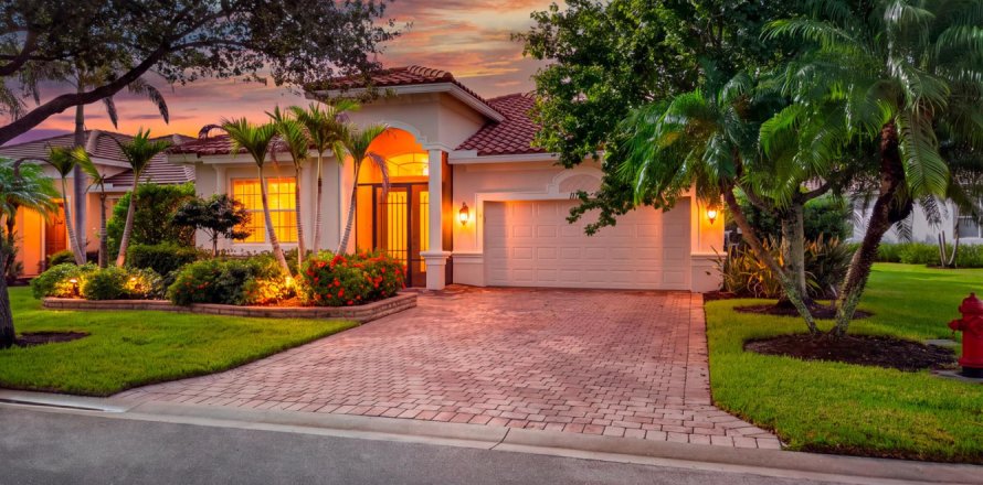 Casa en Port St. Lucie, Florida 3 dormitorios, 199.18 m2 № 2402144