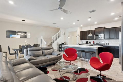 Touwnhouse à vendre à Davenport, Floride: 5 chambres, 211.91 m2 № 2408339 - photo 5