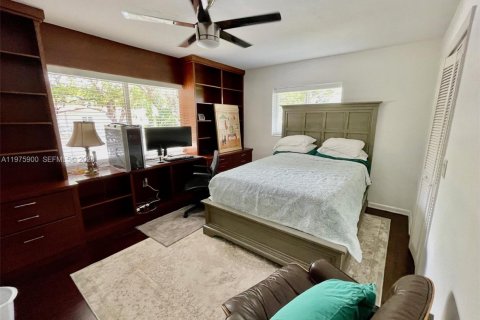 Снять в аренду виллу или дом в Корал-Гейблс, Флорида 3 спальни, 161.56м2, № 2043689 - фото 7