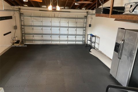 Снять в аренду виллу или дом в Корал-Гейблс, Флорида 3 спальни, 161.56м2, № 2043689 - фото 15