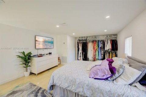Villa ou maison à vendre à Hollywood, Floride: 5 chambres, 262.91 m2 № 2017440 - photo 20