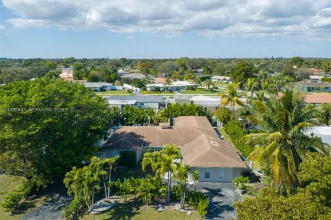 Villa ou maison à vendre à Hollywood, Floride: 5 chambres, 262.91 m2 № 2017440 - photo 4