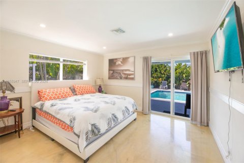 Villa ou maison à vendre à Hollywood, Floride: 5 chambres, 262.91 m2 № 2017440 - photo 25