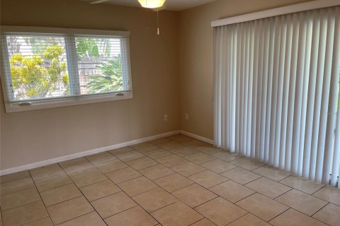 House in New Smyrna Beach, Florida 2 bedrooms № 828643 - photo 6