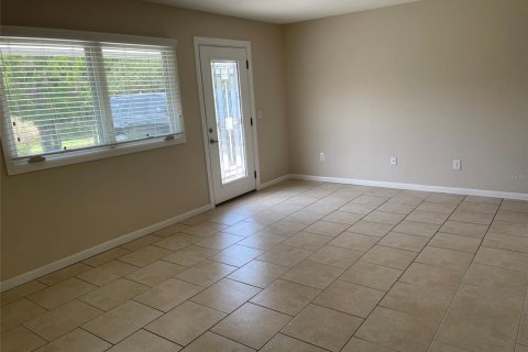 House in New Smyrna Beach, Florida 2 bedrooms № 828643 - photo 3