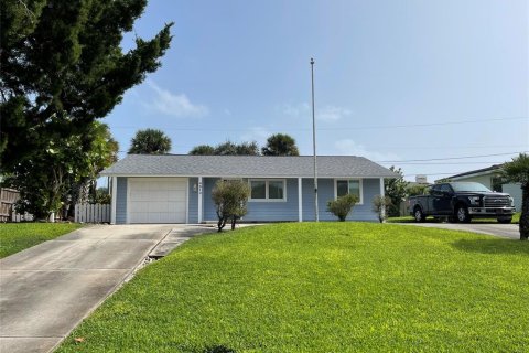 House in New Smyrna Beach, Florida 2 bedrooms № 828643 - photo 1