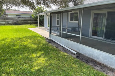 House in New Smyrna Beach, Florida 2 bedrooms № 828643 - photo 9
