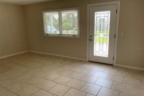 House in New Smyrna Beach, Florida 2 bedrooms № 828643 - photo 2
