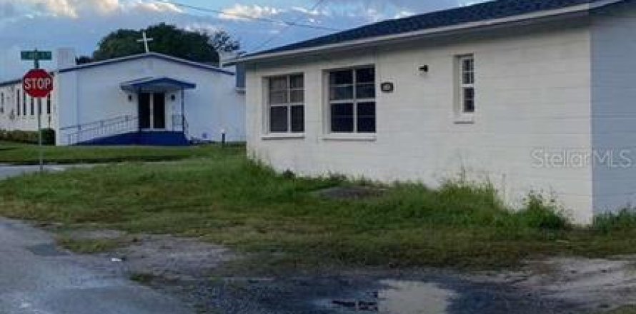 House in St. Lucie, Florida 2 bedrooms, 75.81 sq.m. № 2212474