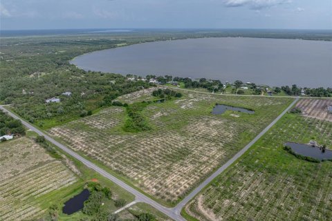 Terreno en venta en Frostproof, Florida № 1901767 - foto 1