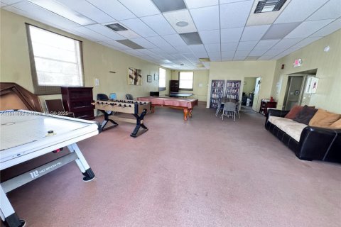 Condo in North Miami Beach, Florida, 2 bedrooms  № 1959856 - photo 18