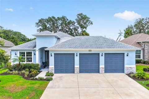House in Mount Dora, Florida 3 bedrooms, 198.07 sq.m. № 2267538