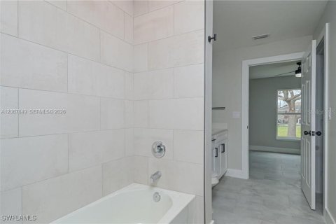 Villa ou maison à vendre à Cape Coral, Floride: 3 chambres, 165.83 m2 № 2299432 - photo 15