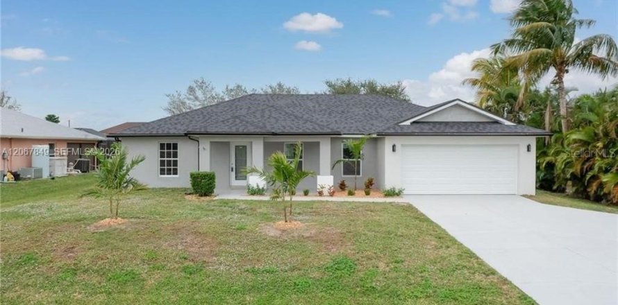 Villa ou maison à Cape Coral, Floride 3 chambres, 165.83 m2 № 2299432