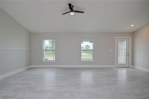 Villa ou maison à vendre à Cape Coral, Floride: 3 chambres, 165.83 m2 № 2299432 - photo 9