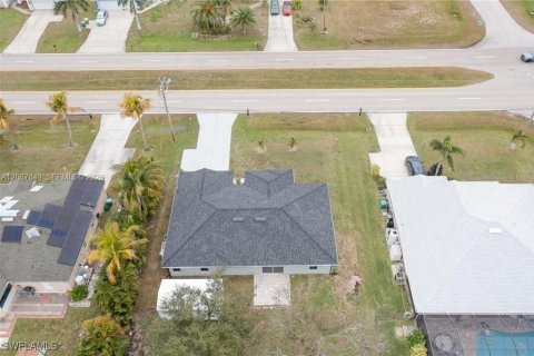 Villa ou maison à vendre à Cape Coral, Floride: 3 chambres, 165.83 m2 № 2299432 - photo 24