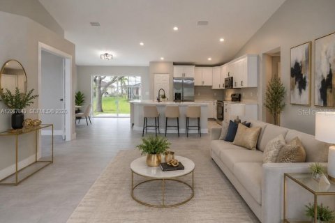 Villa ou maison à vendre à Cape Coral, Floride: 3 chambres, 165.83 m2 № 2299432 - photo 5