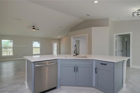 Villa ou maison à vendre à Cape Coral, Floride: 3 chambres, 165.83 m2 № 2299432 - photo 8