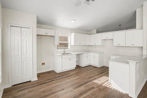 Villa ou maison à vendre à Sanford, Floride: 4 chambres, 191.47 m2 № 2356089 - photo 6