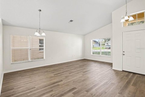 Villa ou maison à vendre à Sanford, Floride: 4 chambres, 191.47 m2 № 2356089 - photo 2