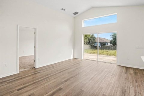 Villa ou maison à vendre à Sanford, Floride: 4 chambres, 191.47 m2 № 2356089 - photo 4