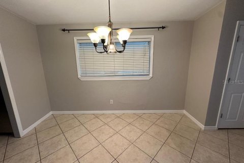 Casa en alquiler en Orlando, Florida, 3 dormitorios, 175.96 m2 № 1901517 - foto 9