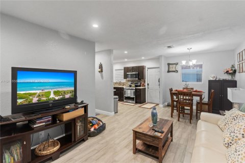 Villa ou maison à vendre à Fort Lauderdale, Floride: 3 chambres, 86.96 m2 № 1967565 - photo 15