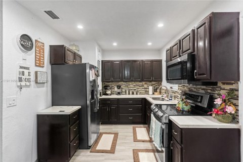 Villa ou maison à vendre à Fort Lauderdale, Floride: 3 chambres, 86.96 m2 № 1967565 - photo 12