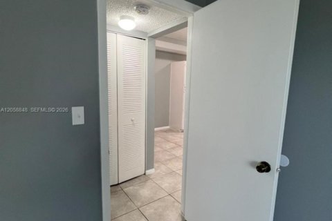 Copropriété à louer à Coconut Creek, Floride: 1 chambre, 57.6 m2 № 2168784 - photo 8