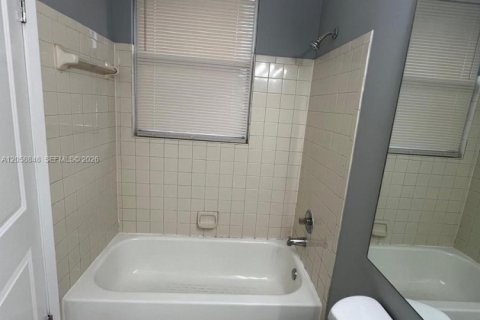Copropriété à louer à Coconut Creek, Floride: 1 chambre, 57.6 m2 № 2168784 - photo 10