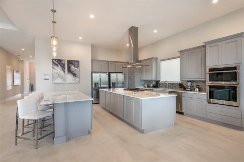 Casa en venta en Kissimmee, Florida, 8 dormitorios, 519.32 m2 № 1881082 - foto 5