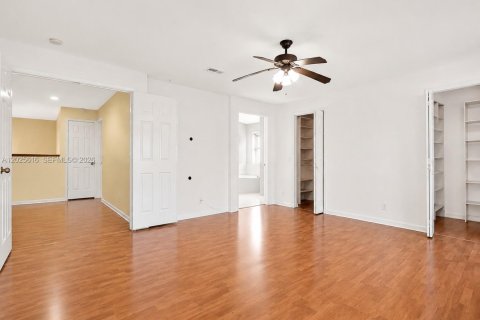 Casa en alquiler en Weston, Florida, 6 dormitorios, 285.3 m2 № 2088205 - foto 21