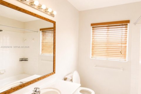Casa en alquiler en Weston, Florida, 6 dormitorios, 285.3 m2 № 2088205 - foto 26