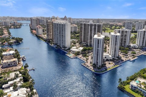 Снять в аренду кондоминиум в Авентура, Флорида 2 спальни, 95.97м2, № 1973939 - фото 10