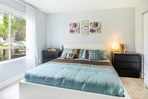 Купить кондоминиум в Майами, Флорида 2 спальни, 82.78м2, № 2145790 - фото 7