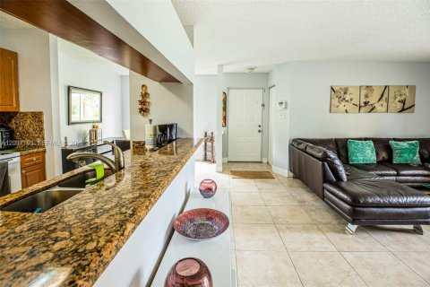 Купить кондоминиум в Майами, Флорида 2 спальни, 82.78м2, № 2145790 - фото 12