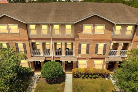 Townhouse in Orlando, Florida 4 bedrooms, 208.29 sq.m. № 1803456 - photo 1