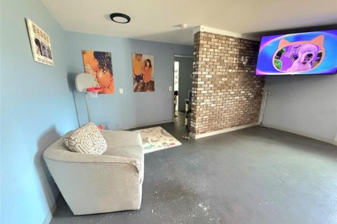 House in Weeki Wachee, Florida 3 bedrooms, 181.62 sq.m. № 1679326 - photo 12