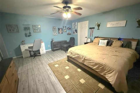 House in Weeki Wachee, Florida 3 bedrooms, 181.62 sq.m. № 1679326 - photo 13