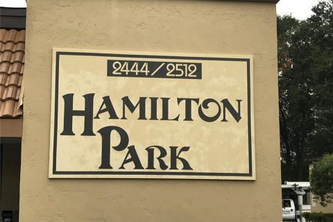 Propiedad comercial en alquiler en Gainesville, Florida, 302.95 m2 № 1916877 - foto 1