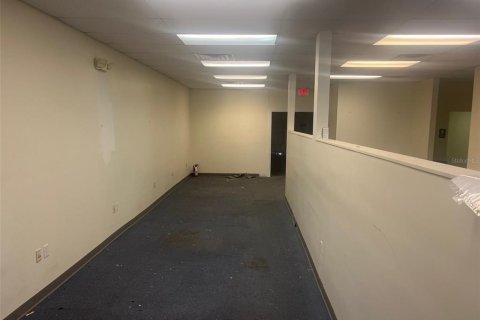 Propiedad comercial en alquiler en Gainesville, Florida, 302.95 m2 № 1916877 - foto 8
