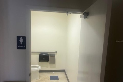 Propiedad comercial en alquiler en Gainesville, Florida, 302.95 m2 № 1916877 - foto 6