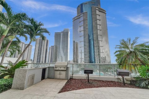 Condominio en venta en Miami, Florida, 1 dormitorio, 113.34 m2 № 1985483 - foto 13