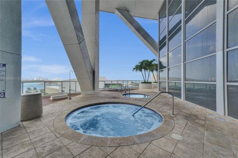 Condominio en venta en Miami, Florida, 1 dormitorio, 113.34 m2 № 1985483 - foto 19