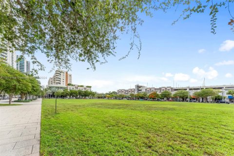 Immobilier commercial à Miami, Floride № 1127868