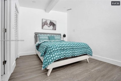 Villa ou maison à louer à Miami, Floride: 5 chambres, 221.01 m2 № 2038835 - photo 10