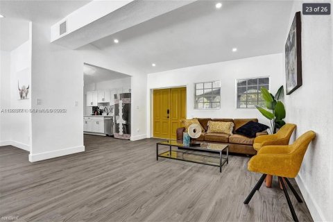 Villa ou maison à louer à Miami, Floride: 5 chambres, 221.01 m2 № 2038835 - photo 5