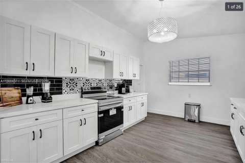 Villa ou maison à louer à Miami, Floride: 5 chambres, 221.01 m2 № 2038835 - photo 3