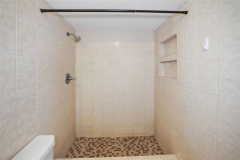 Купить кондоминиум в Клируотер, Флорида 5 комнат, 97.45м2, № 1843236 - фото 21